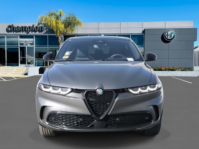 2025 Alfa Romeo Tonale Base