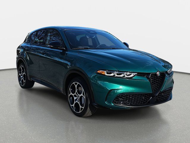 2025 Alfa Romeo Tonale Base