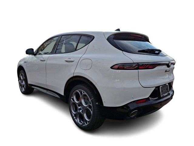 2025 Alfa Romeo Tonale Base