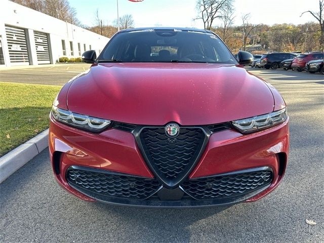 2025 Alfa Romeo Tonale Base