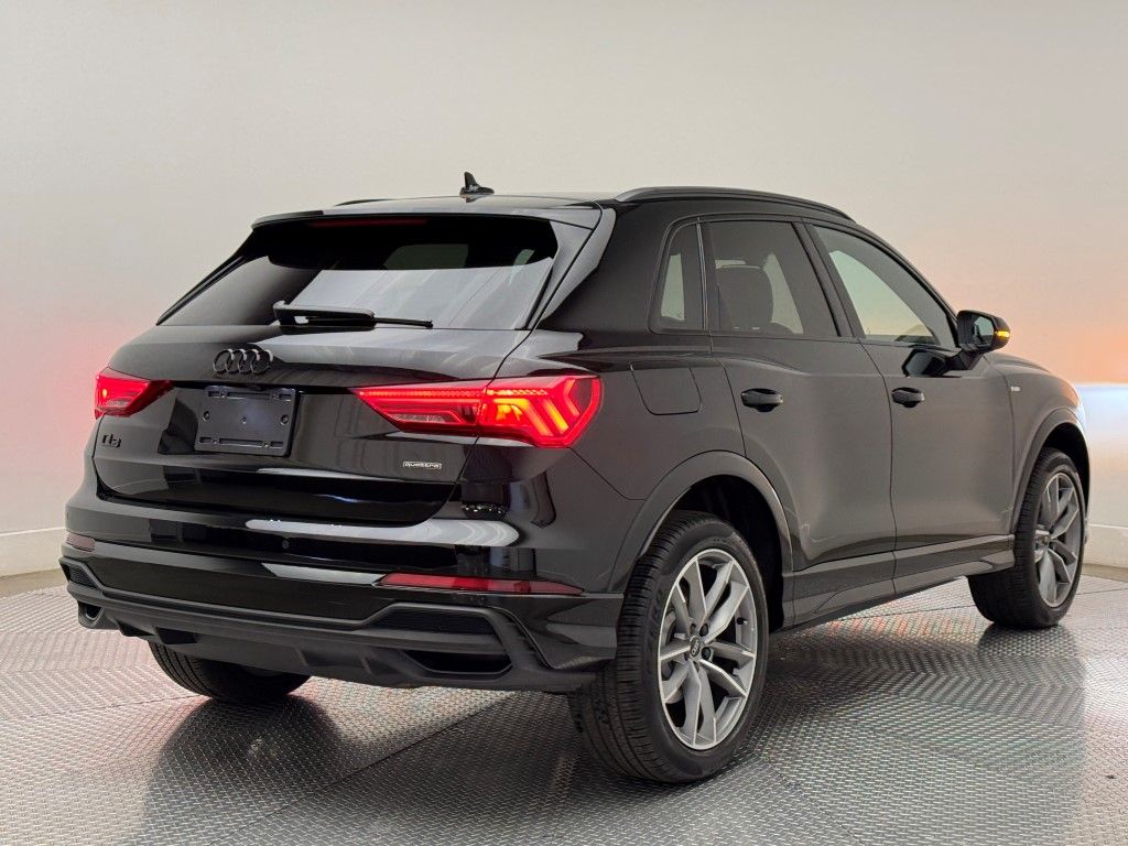 Vehicle image 2 of 40