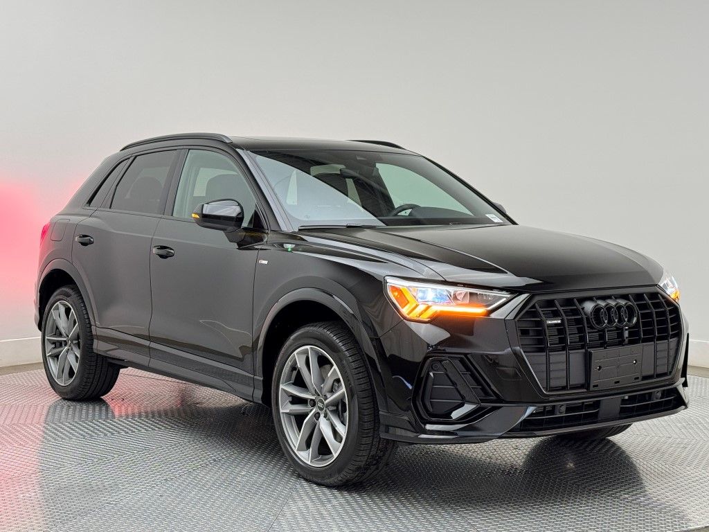 Vehicle image 3 of 40