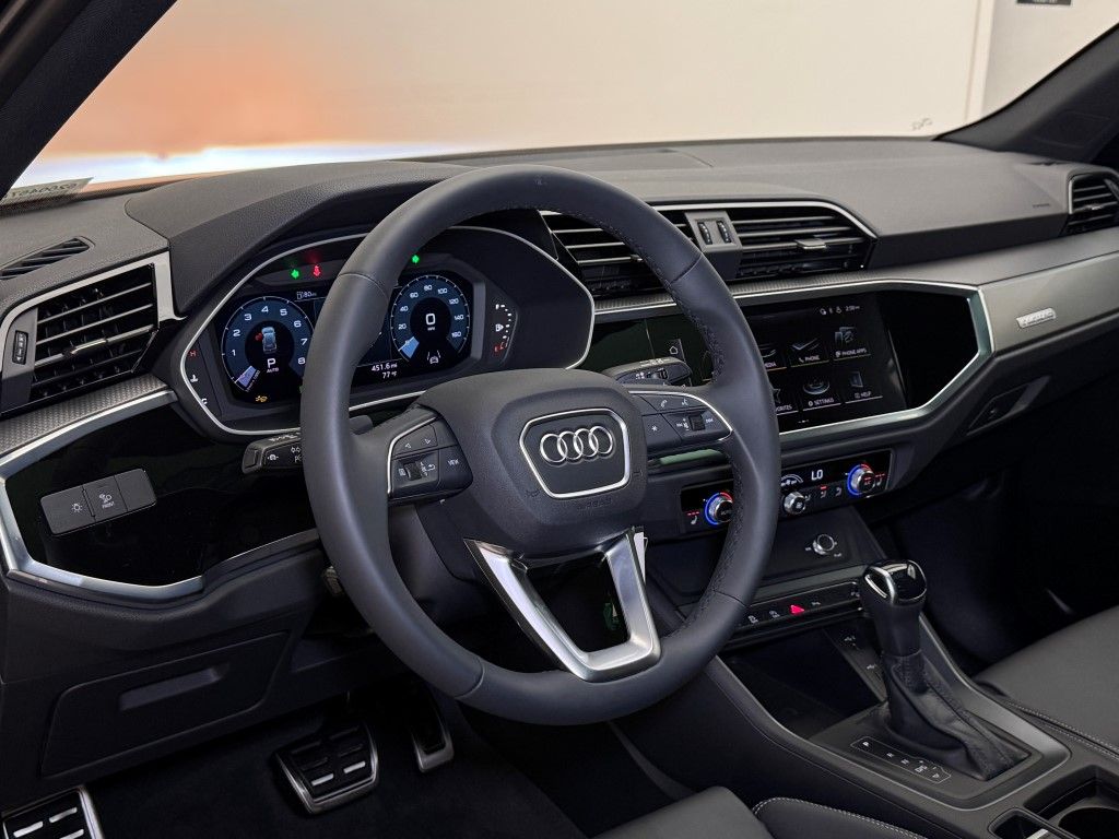 Vehicle image 21 of 40