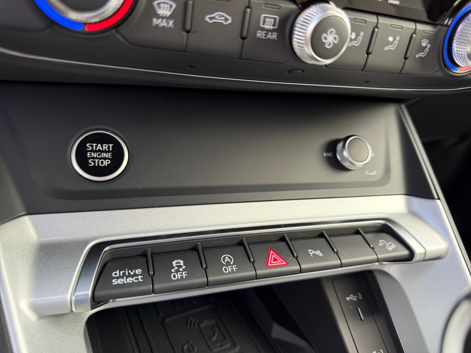 Vehicle image 20 of 35