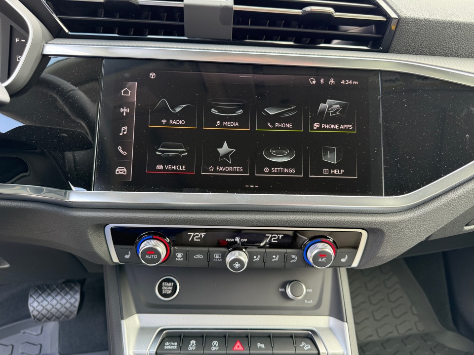 Vehicle image 17 of 35