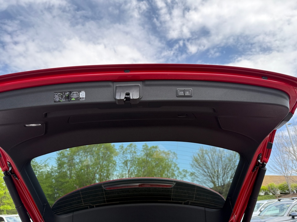 Vehicle image 14 of 35