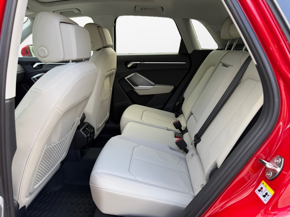 Vehicle image 13 of 35