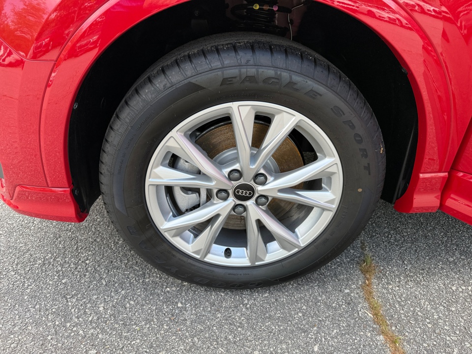 Vehicle image 27 of 35