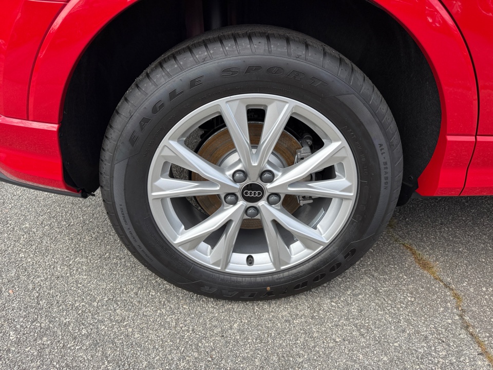 Vehicle image 23 of 35