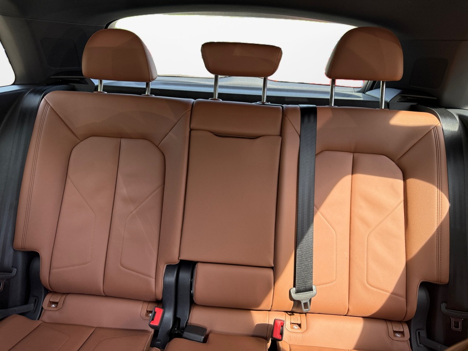 Vehicle image 12 of 35