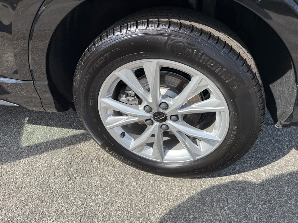 Vehicle image 22 of 35
