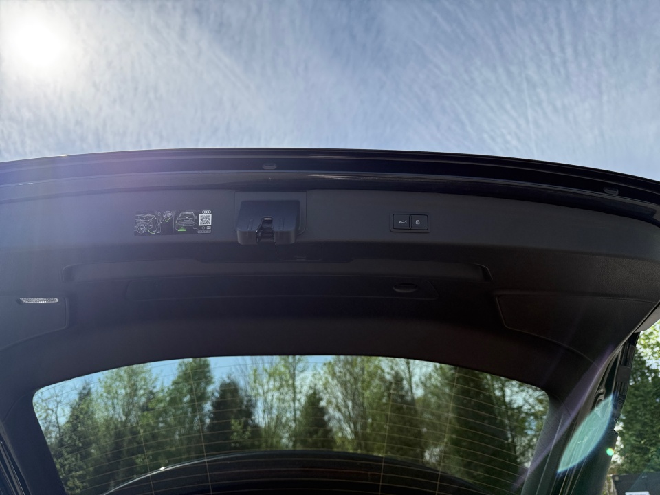 Vehicle image 14 of 35