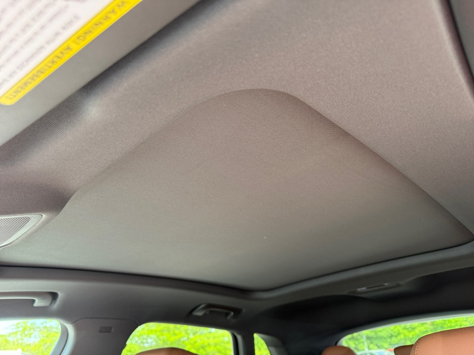 Vehicle image 21 of 35