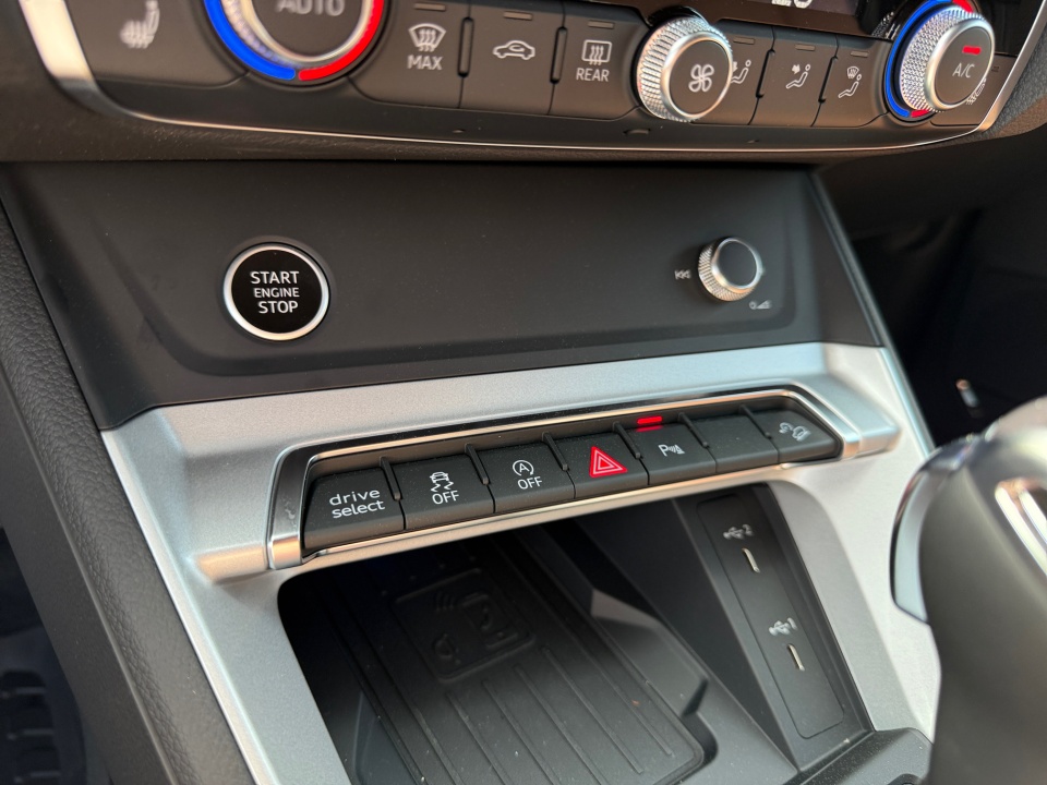 Vehicle image 20 of 35