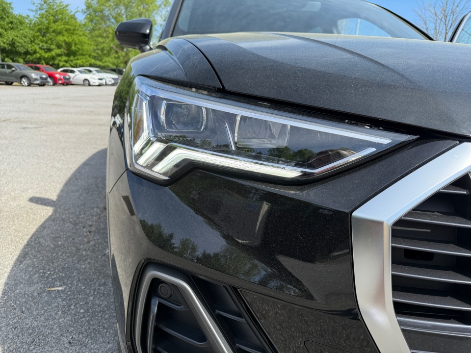 Vehicle image 24 of 35