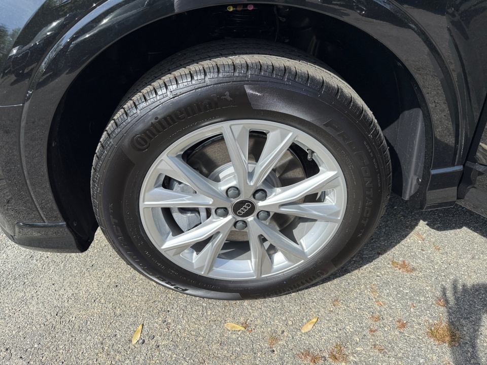 Vehicle image 27 of 35