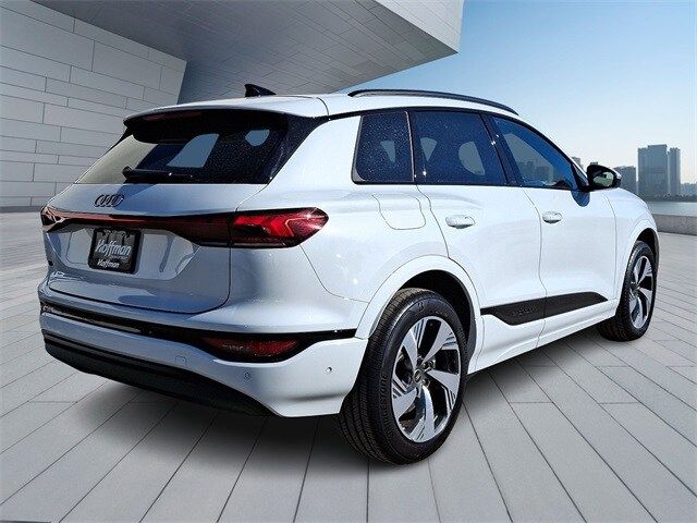 2025 Audi Q6 e-tron Premium Plus