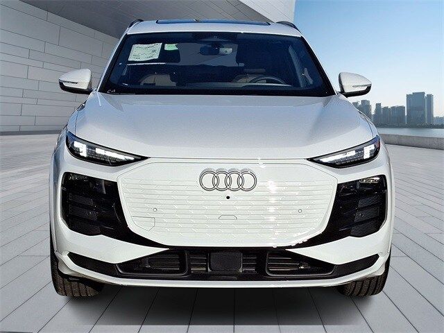 2025 Audi Q6 e-tron Premium Plus