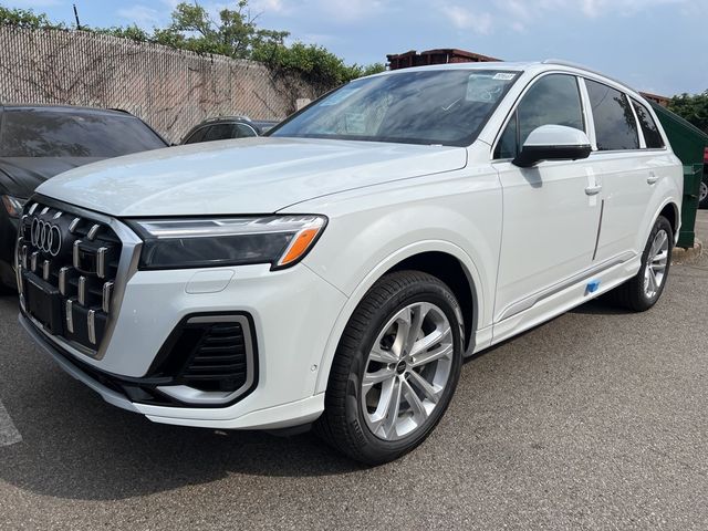 2025 Audi Q7 Premium