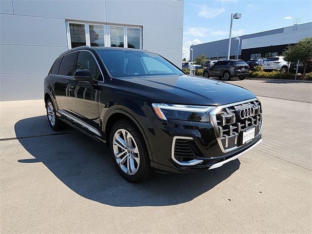 2025 Audi Q7 Premium