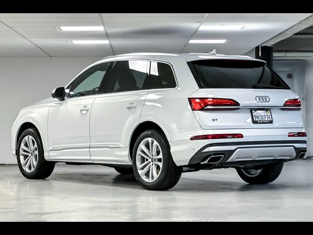 2025 Audi Q7 Premium