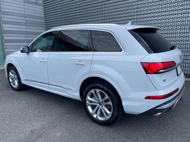 2025 Audi Q7 Premium