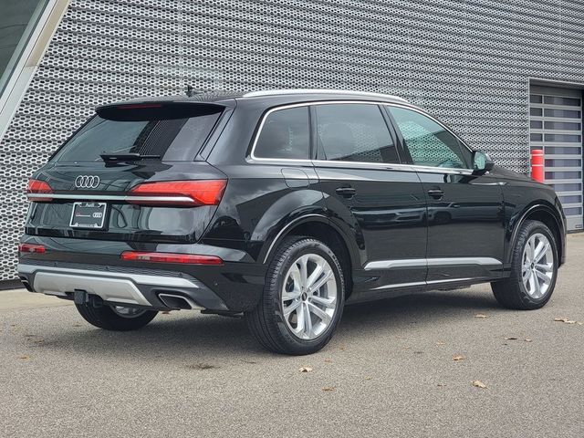 2025 Audi Q7 Premium