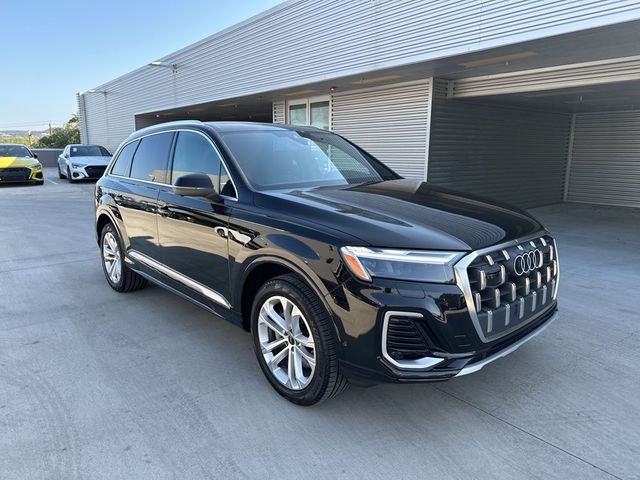 2025 Audi Q7 Premium