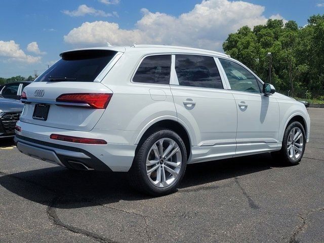 2025 Audi Q7 Premium