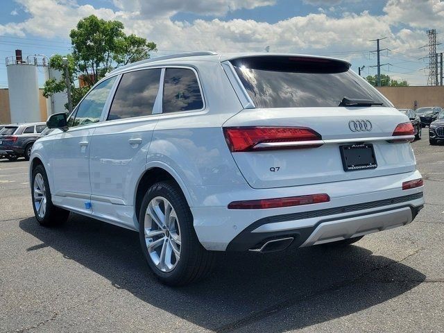 2025 Audi Q7 Premium