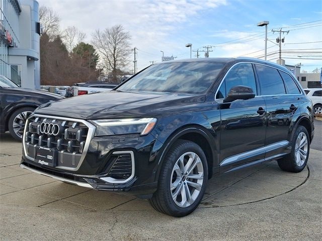 2025 Audi Q7 Premium