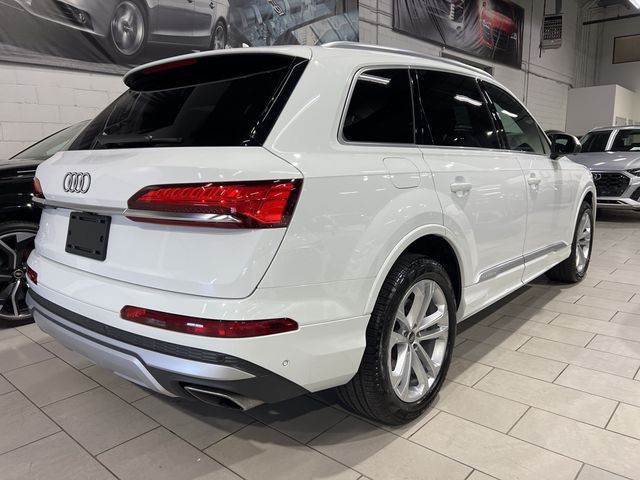 2025 Audi Q7 Premium