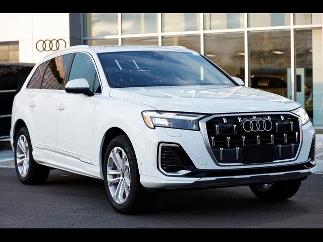 2025 Audi Q7 Premium