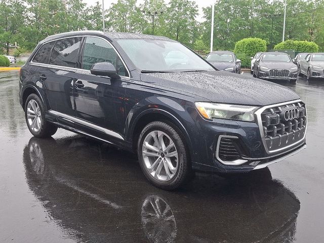 2025 Audi Q7 Premium
