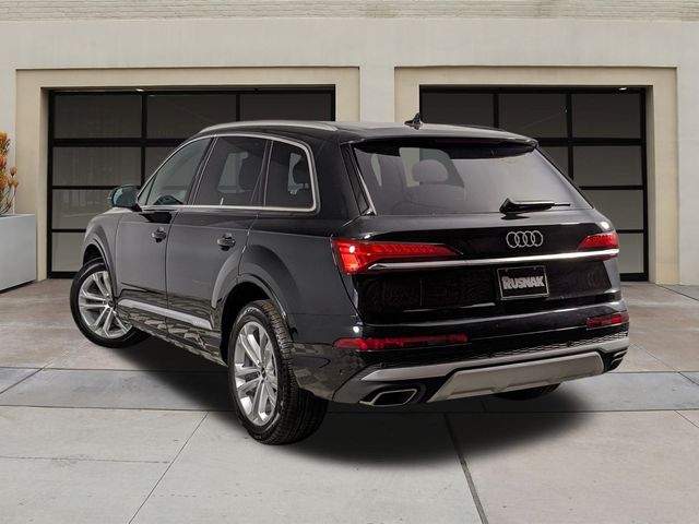 2025 Audi Q7 Premium