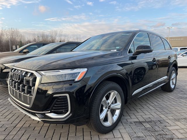 2025 Audi Q7 Premium