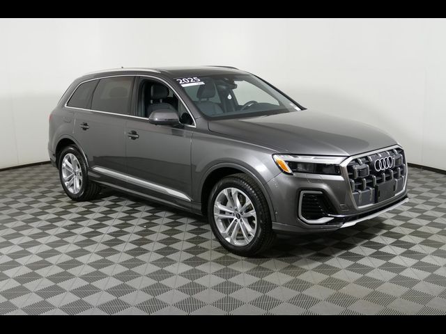 2025 Audi Q7 Premium