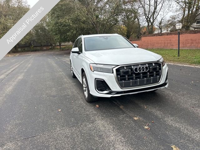 2025 Audi Q7 Premium