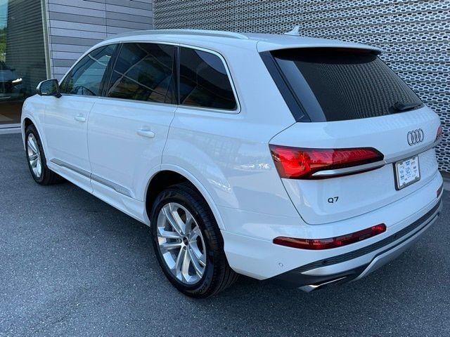 2025 Audi Q7 Premium