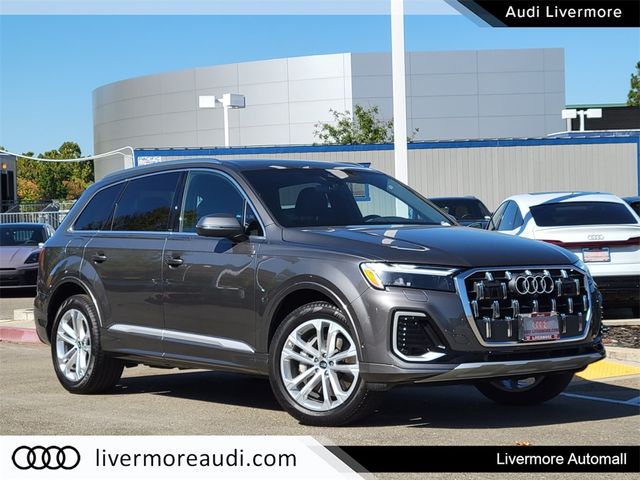 2025 Audi Q7 Premium