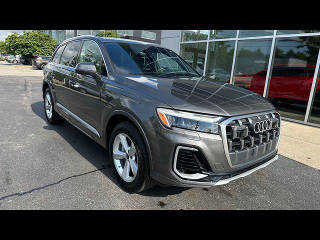 2025 Audi Q7 Premium