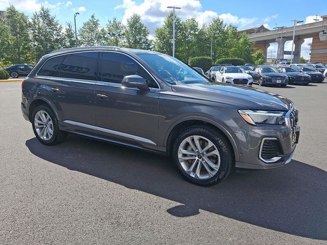 2025 Audi Q7 Premium