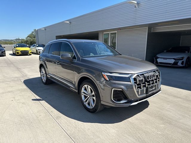 2025 Audi Q7 Premium