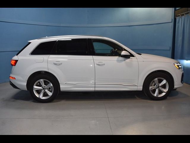 2025 Audi Q7 Premium