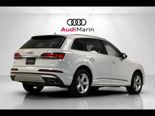 2025 Audi Q7 Premium