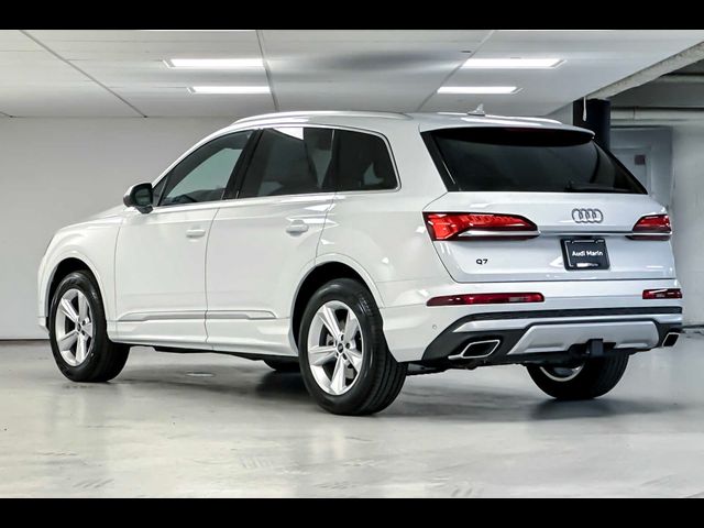 2025 Audi Q7 Premium