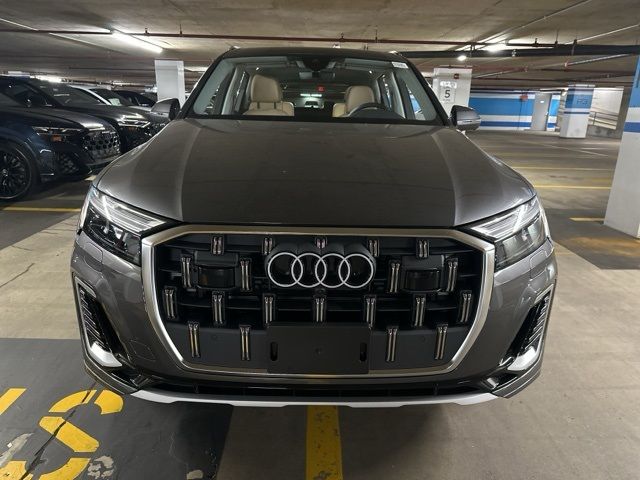 2025 Audi Q7 Premium