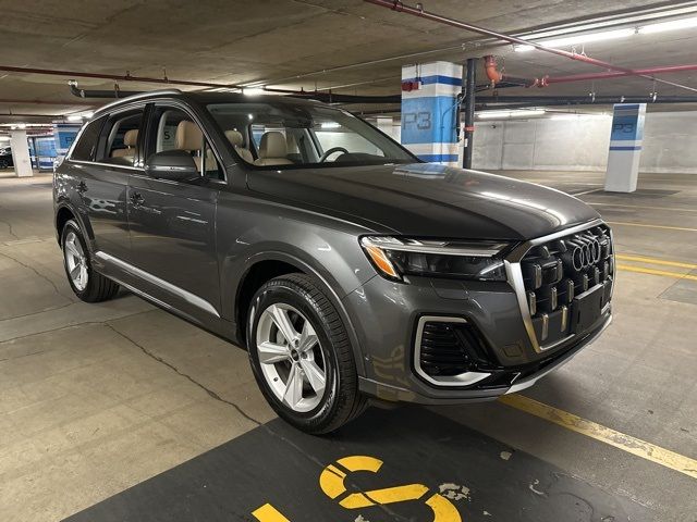 2025 Audi Q7 Premium