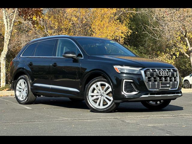 2025 Audi Q7 Premium