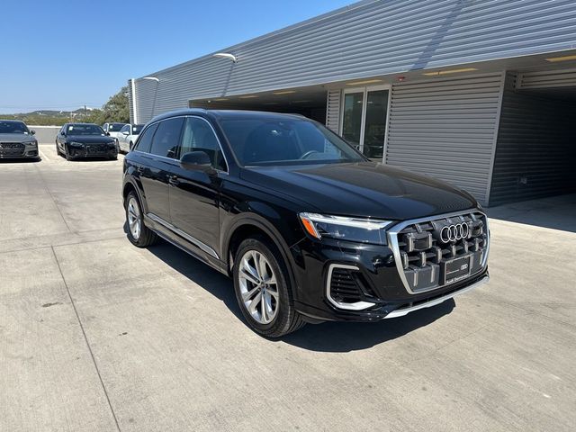 2025 Audi Q7 Premium